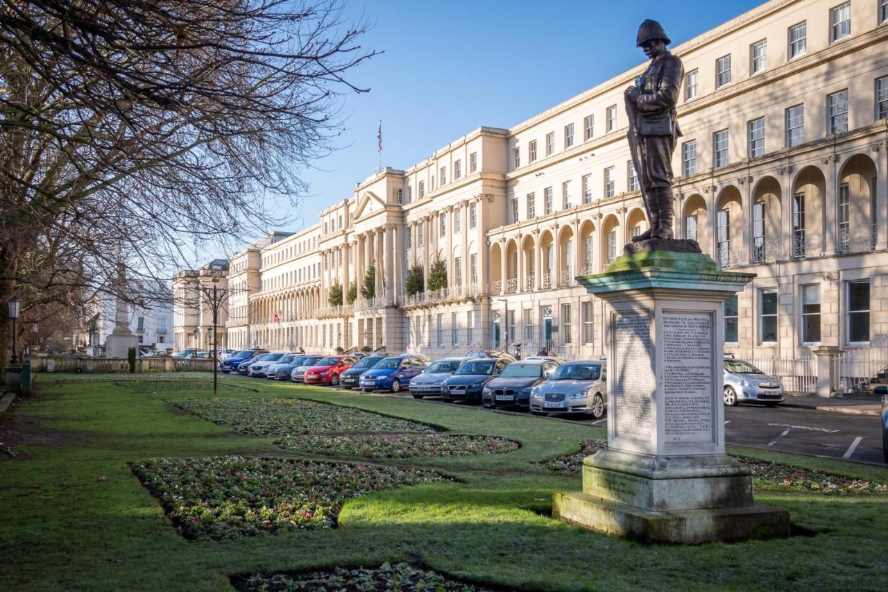 Elliot Oliver - Modern 2 Bedroom Town Centre Apartment Cheltenham Exterior foto
